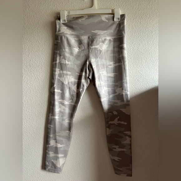 Athleta Elation Camo 7/8 tight leggings - Picture 3 of 5